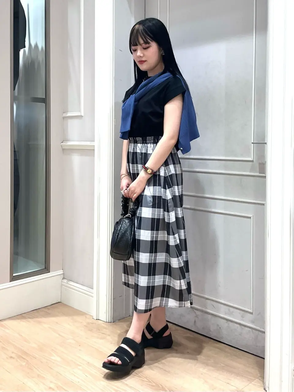 ANY SIS erika コーディネート画像