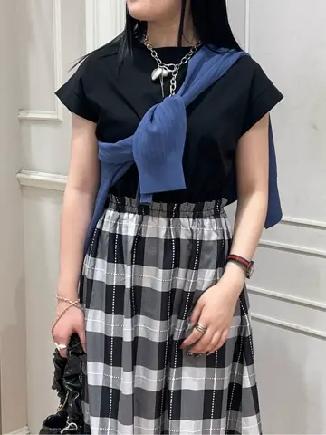 ANY SIS erika コーディネート画像