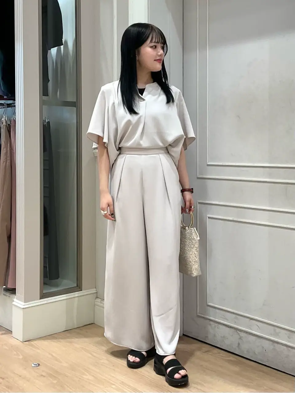 ANY SIS erika コーディネート画像