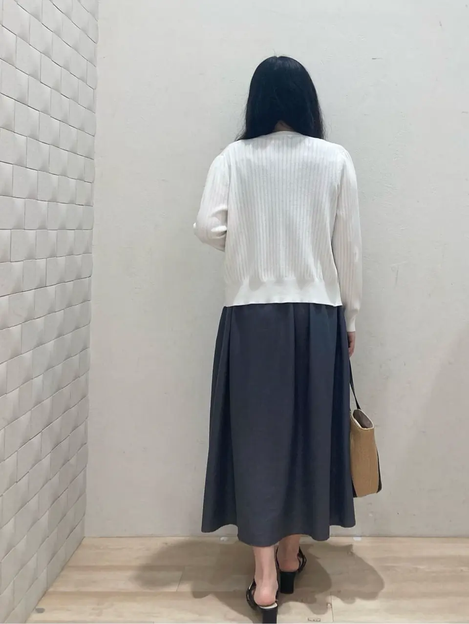 ANY SIS 川根　彩 コーディネート画像