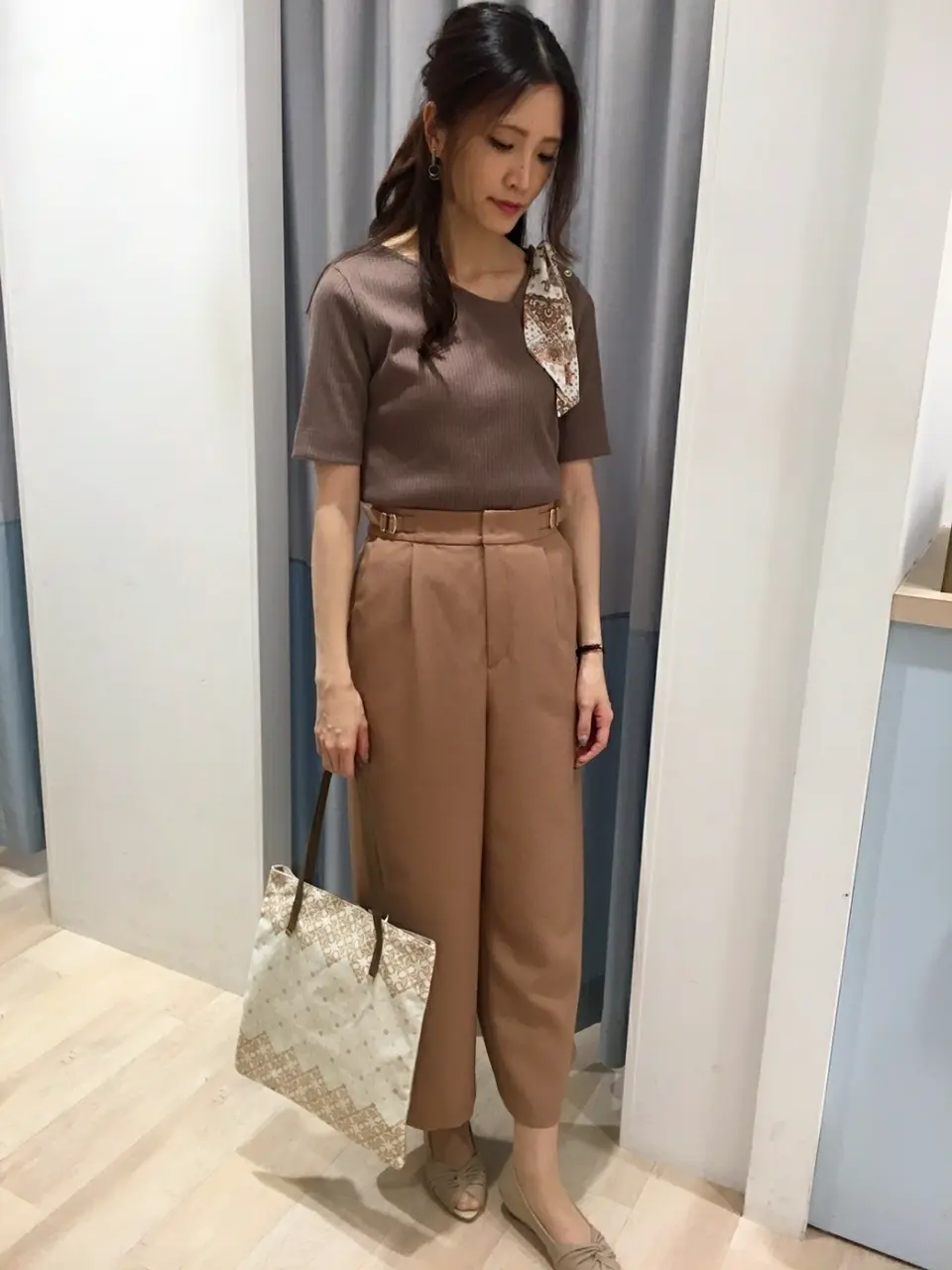 ANY SIS スタッフ コーディネート画像