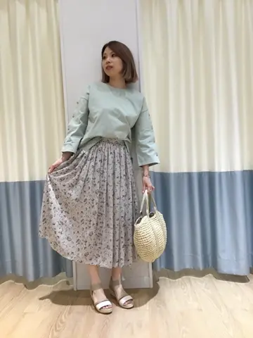 ANY SIS スタッフ コーディネート画像