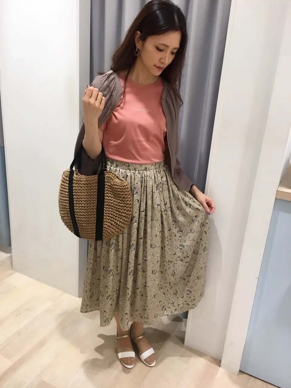 ANY SIS スタッフ コーディネート画像