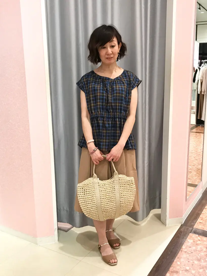 ANY SIS スタッフ コーディネート画像