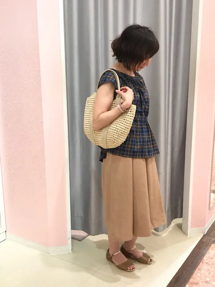 ANY SIS スタッフ コーディネート画像