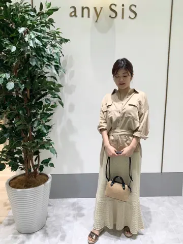 ANY SIS スタッフ コーディネート画像