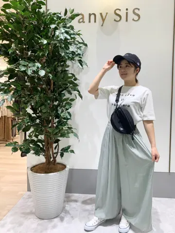 ANY SIS スタッフ コーディネート画像