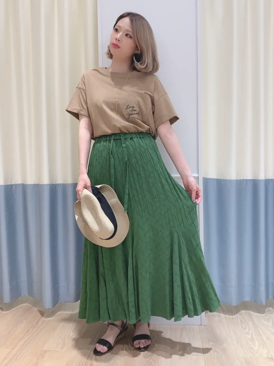 ANY SIS スタッフ コーディネート画像