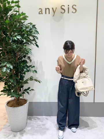 ANY SIS スタッフ コーディネート画像
