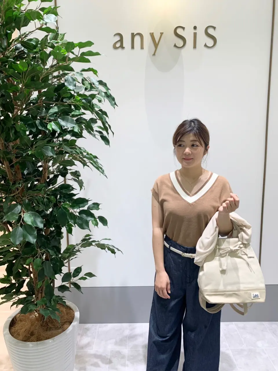 ANY SIS スタッフ コーディネート画像