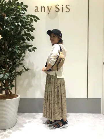 ANY SIS スタッフ コーディネート画像