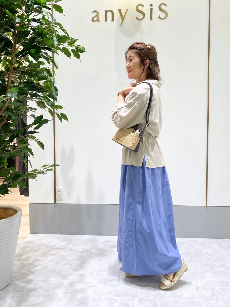 ANY SIS スタッフ コーディネート画像