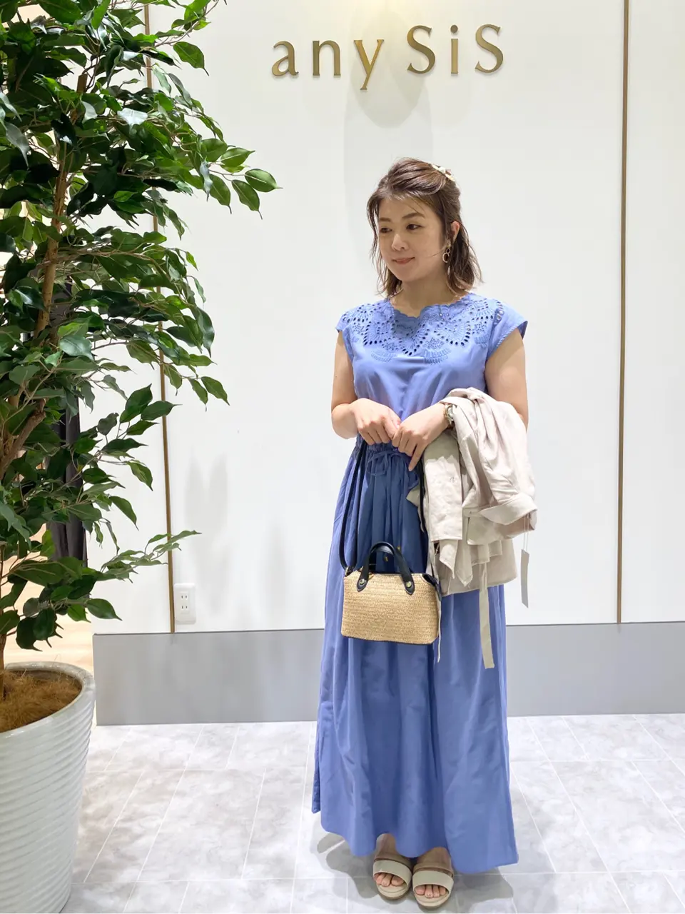 ANY SIS スタッフ コーディネート画像