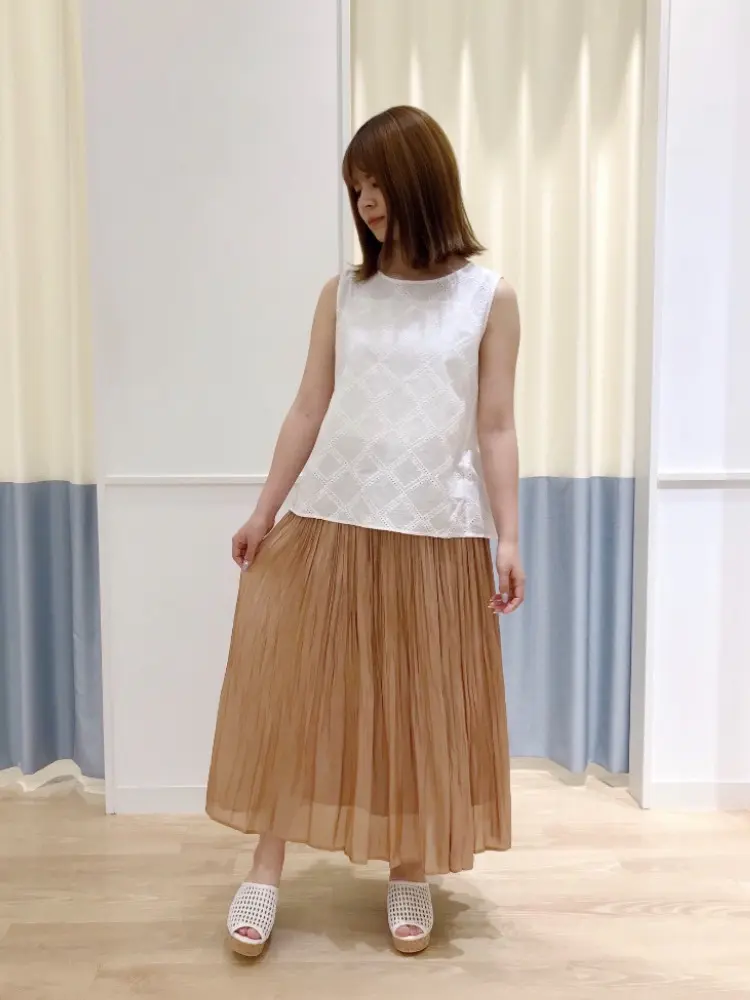 ANY SIS スタッフ コーディネート画像