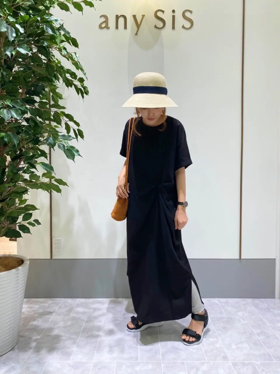 ANY SIS スタッフ コーディネート画像