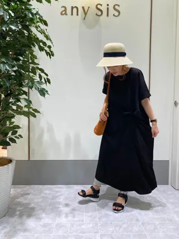 ANY SIS スタッフ コーディネート画像