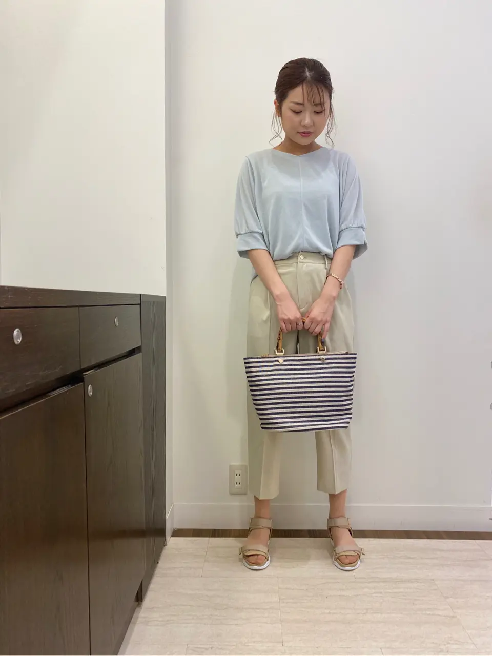 ANY SIS スタッフ コーディネート画像