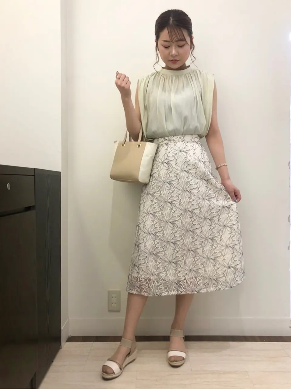 ANY SIS スタッフ コーディネート画像