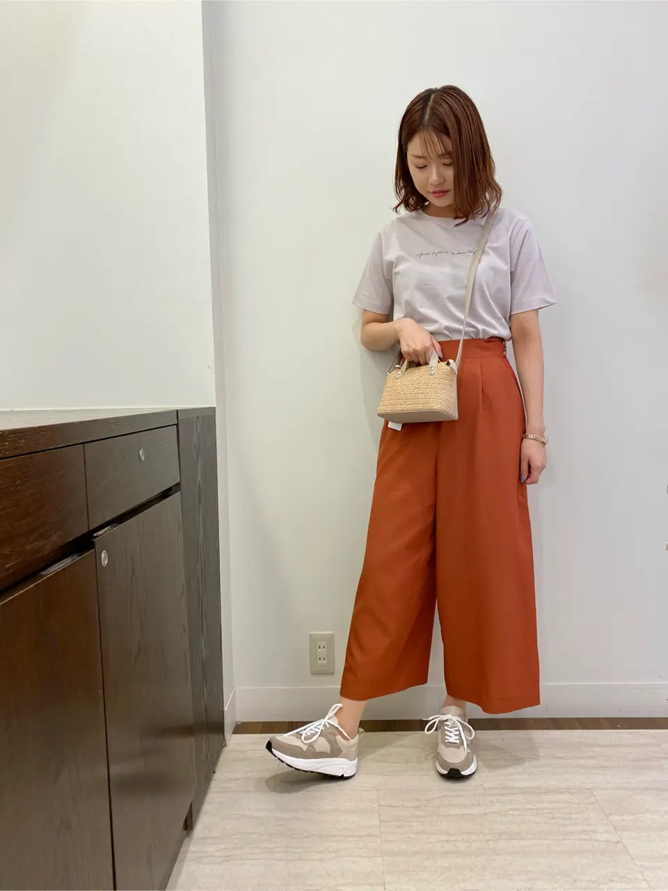 ANY SIS スタッフ コーディネート画像