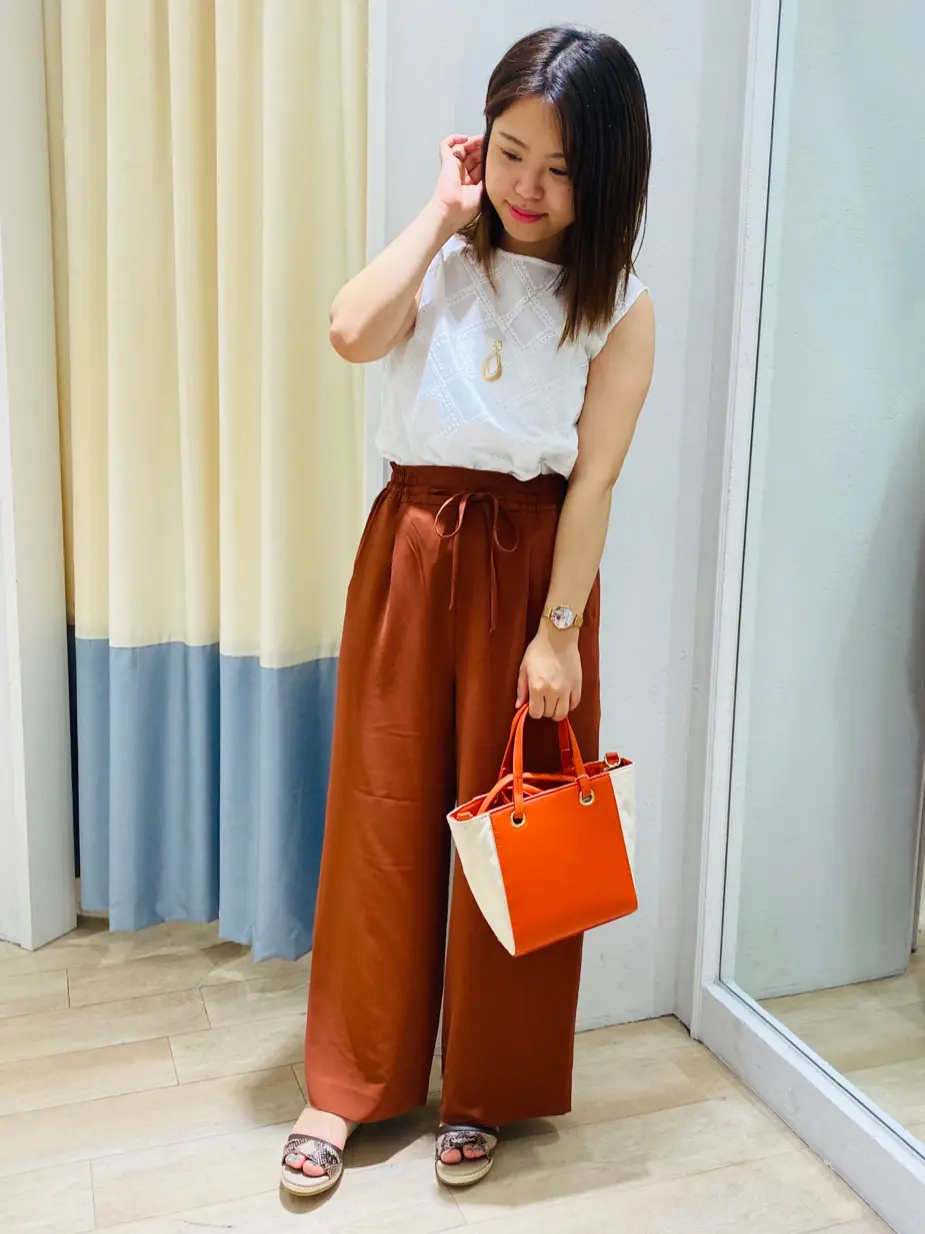 ANY SIS スタッフ コーディネート画像