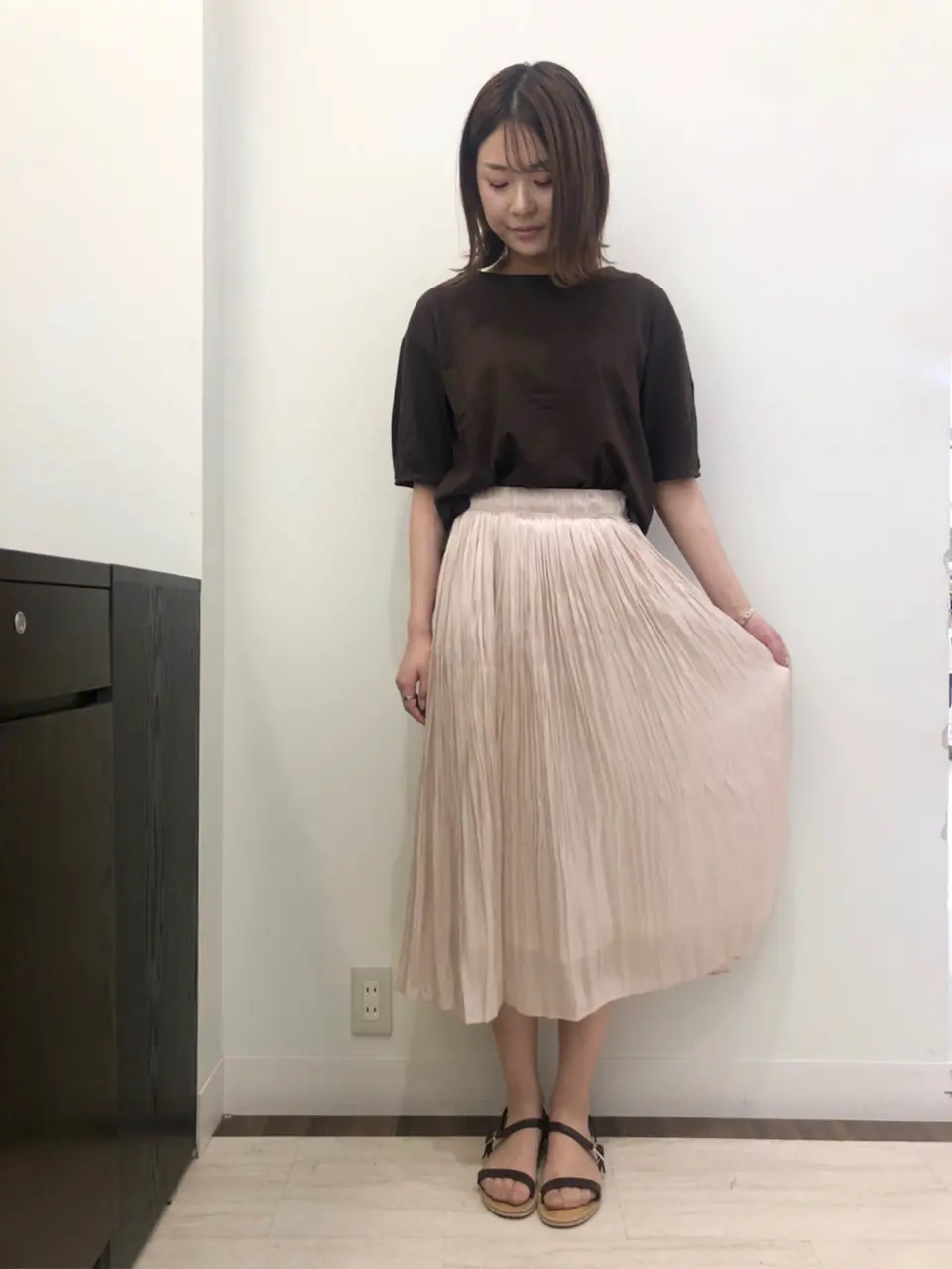 ANY SIS スタッフ コーディネート画像