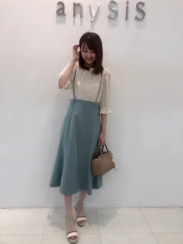 ANY SIS スタッフ コーディネート画像