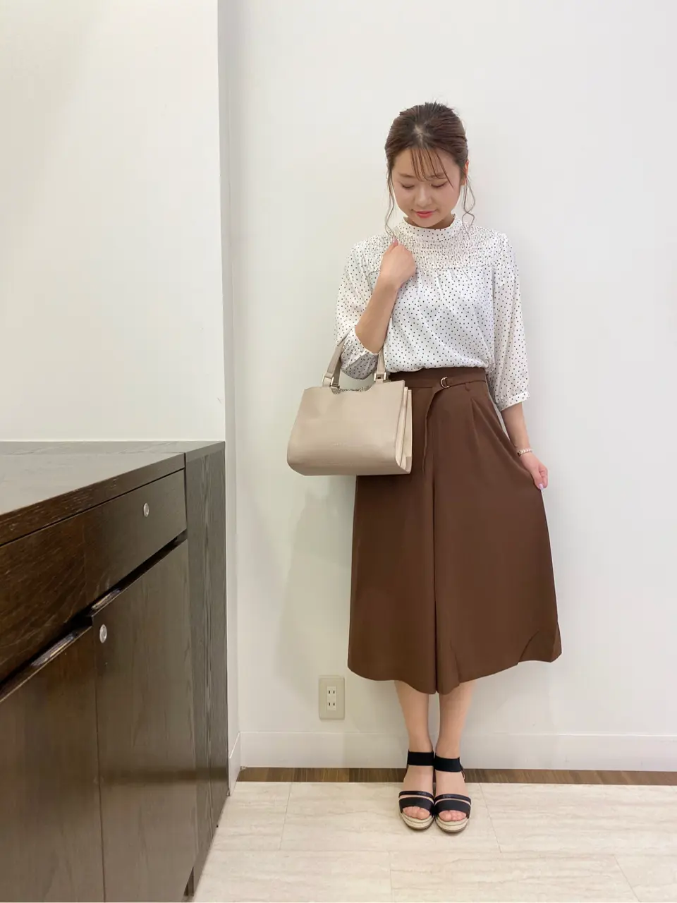 ANY SIS スタッフ コーディネート画像