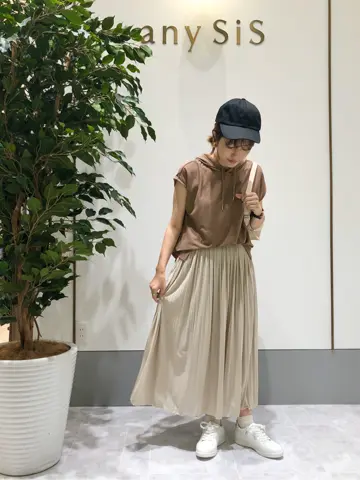 ANY SIS スタッフ コーディネート画像