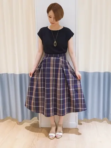 ANY SIS スタッフ コーディネート画像