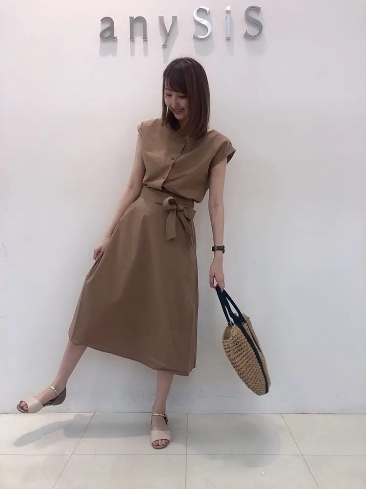 ANY SIS スタッフ コーディネート画像
