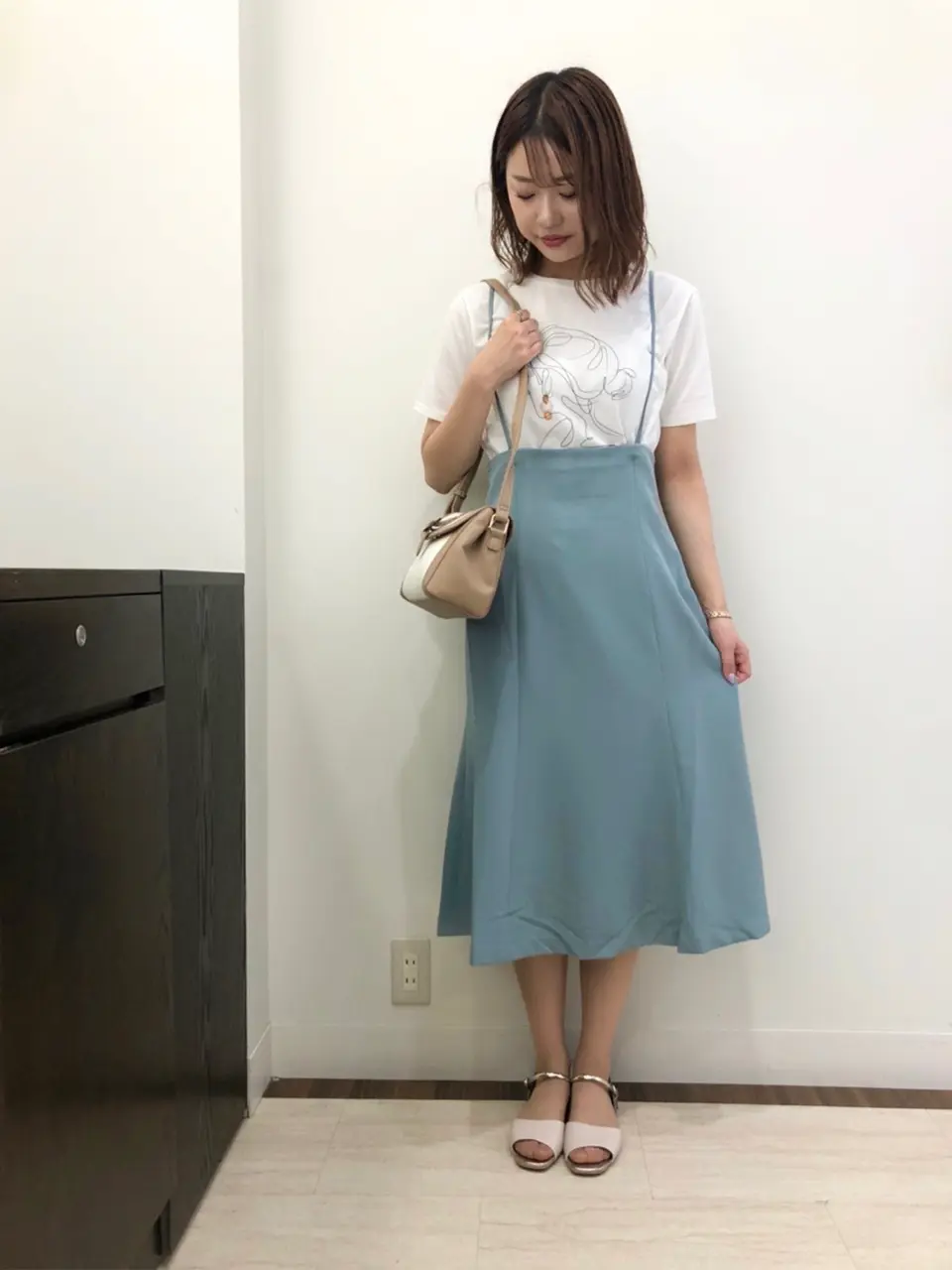 ANY SIS スタッフ コーディネート画像