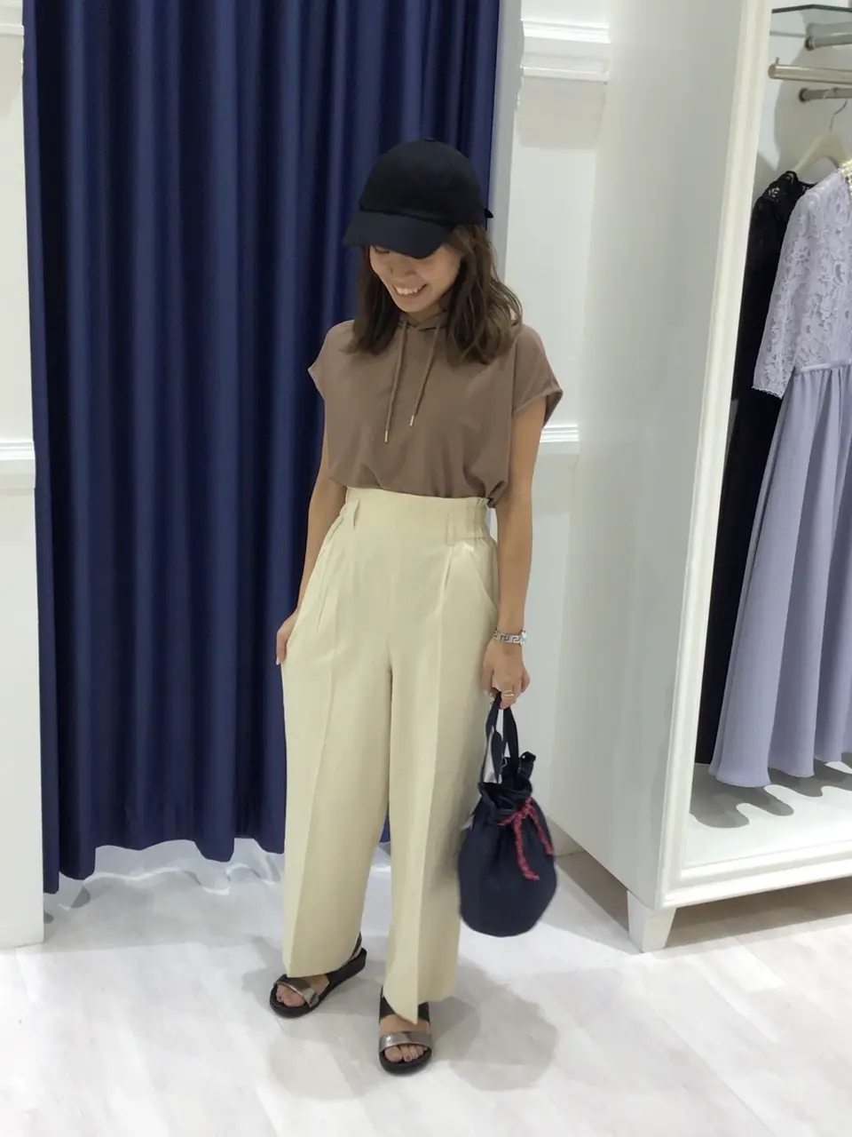 ANY SIS スタッフ コーディネート画像