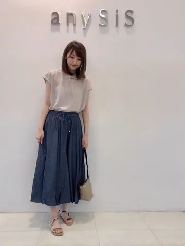 ANY SIS スタッフ コーディネート画像