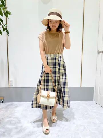 ANY SIS スタッフ コーディネート画像