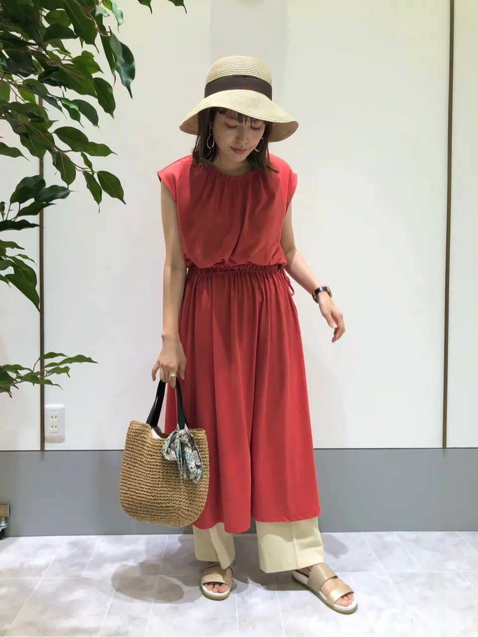 ANY SIS スタッフ コーディネート画像