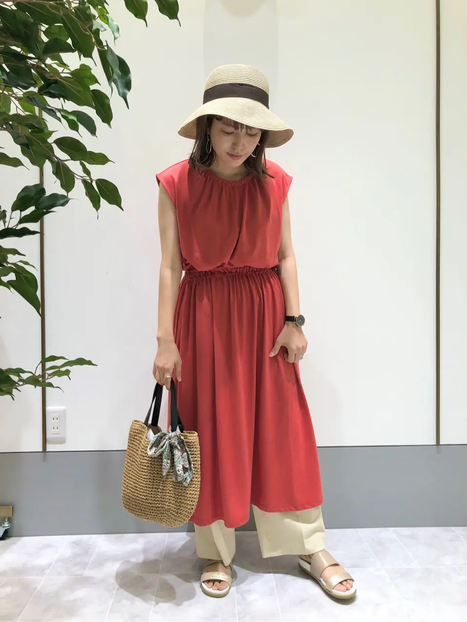 ANY SIS スタッフ コーディネート画像