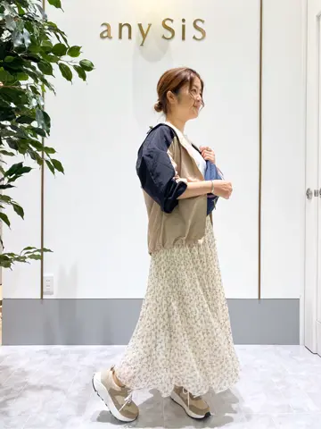 ANY SIS スタッフ コーディネート画像