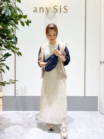 ANY SIS スタッフ コーディネート画像
