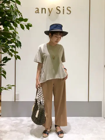 ANY SIS スタッフ コーディネート画像
