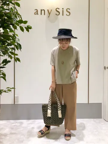 ANY SIS スタッフ コーディネート画像