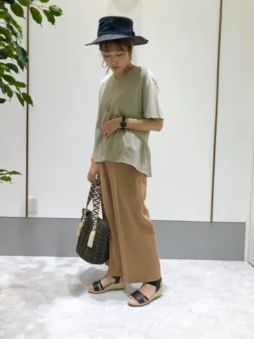 ANY SIS スタッフ コーディネート画像