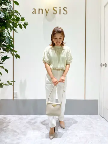 ANY SIS スタッフ コーディネート画像