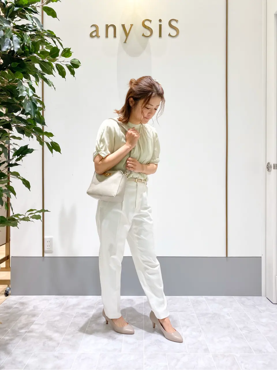 ANY SIS スタッフ コーディネート画像