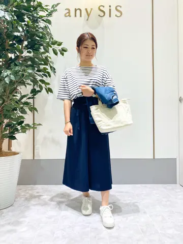 ANY SIS スタッフ コーディネート画像