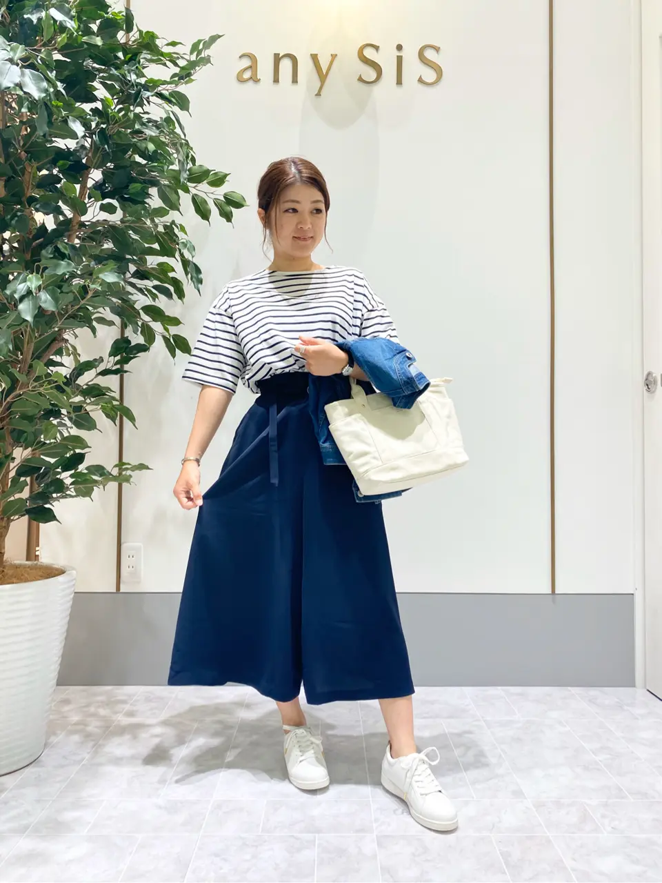 ANY SIS スタッフ コーディネート画像