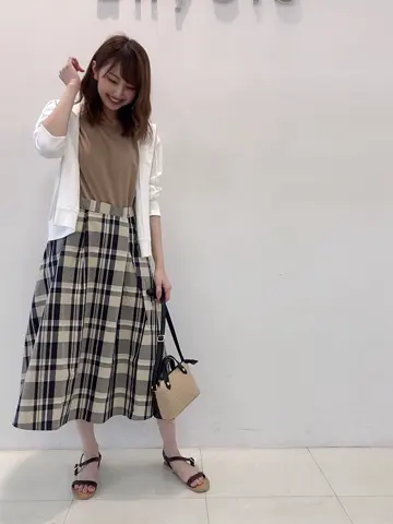 ANY SIS スタッフ コーディネート画像