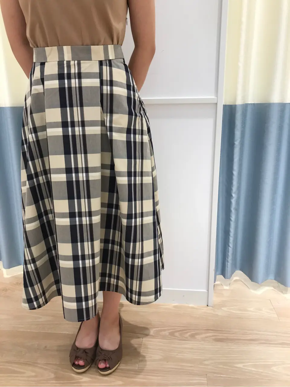 ANY SIS スタッフ コーディネート画像