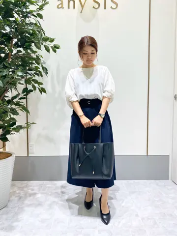 ANY SIS スタッフ コーディネート画像