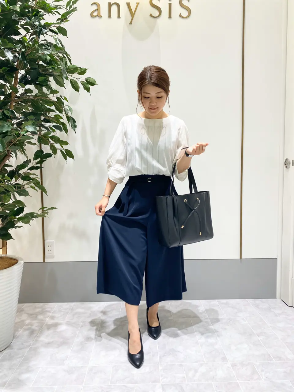 ANY SIS スタッフ コーディネート画像