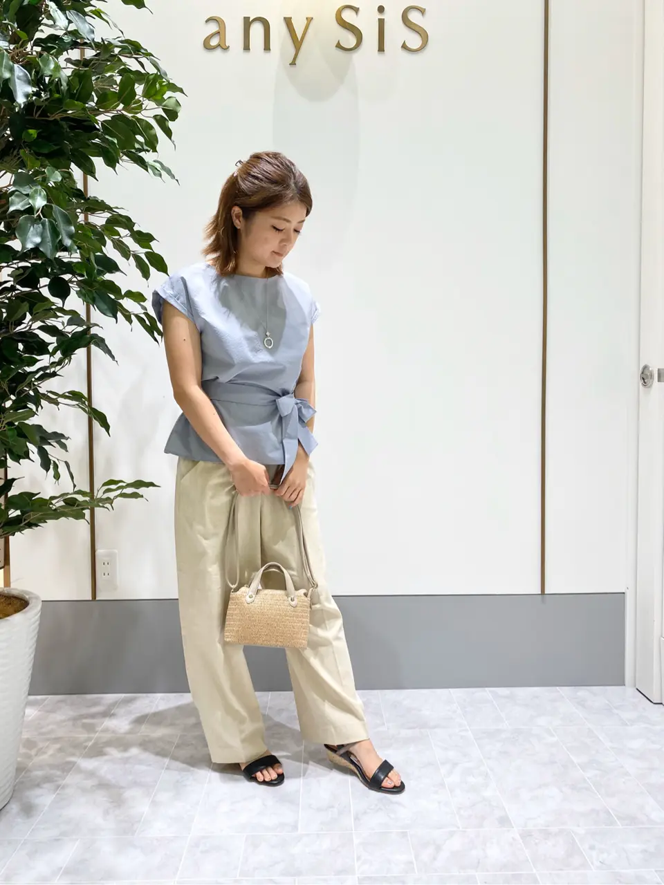 ANY SIS スタッフ コーディネート画像